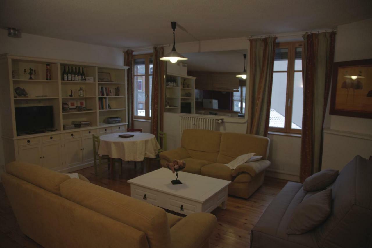 Le Square Apartment Bourg-Argental Room photo